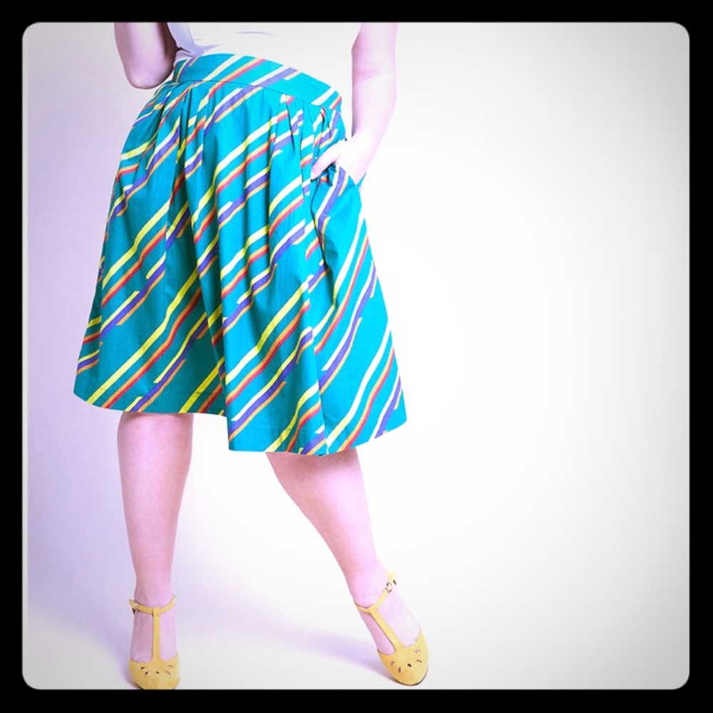 NWT ModCloth skirt with pockets!